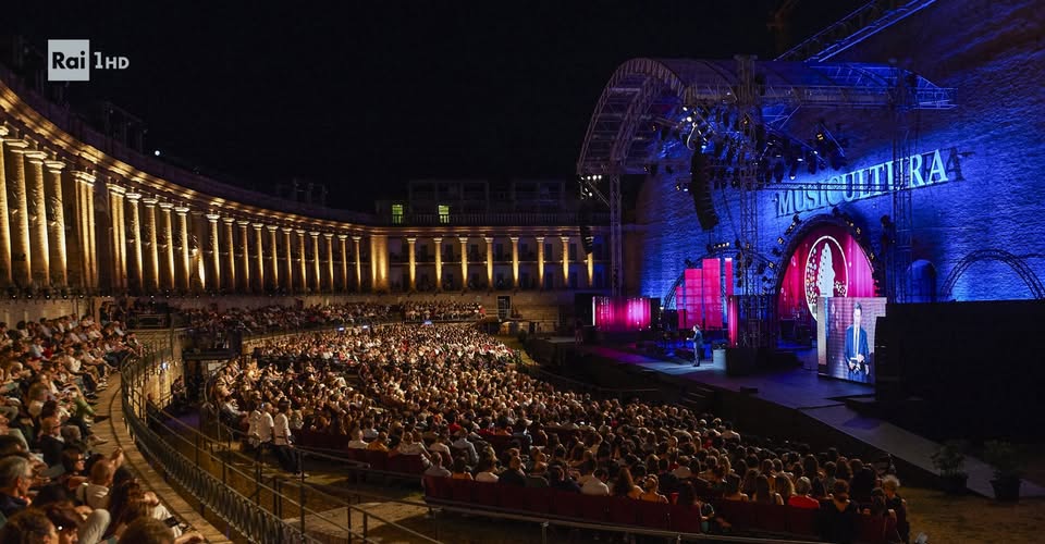 Lo Sferisterio di Macerata, luogo della finale di Musicultura, ripreso in una frame della messa in onda su Rai1